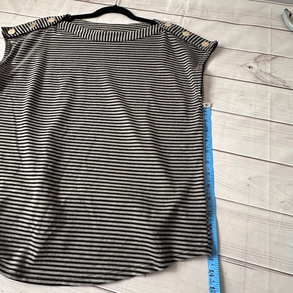 Jones New York Signature Striped Button Shoulder Top – Size Large ⚓️🖤🤍 Nautical - Picture 4 of 7